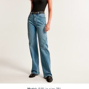 Abercrombie & Fitch The 90s Relaxed Jean High Rise 30L